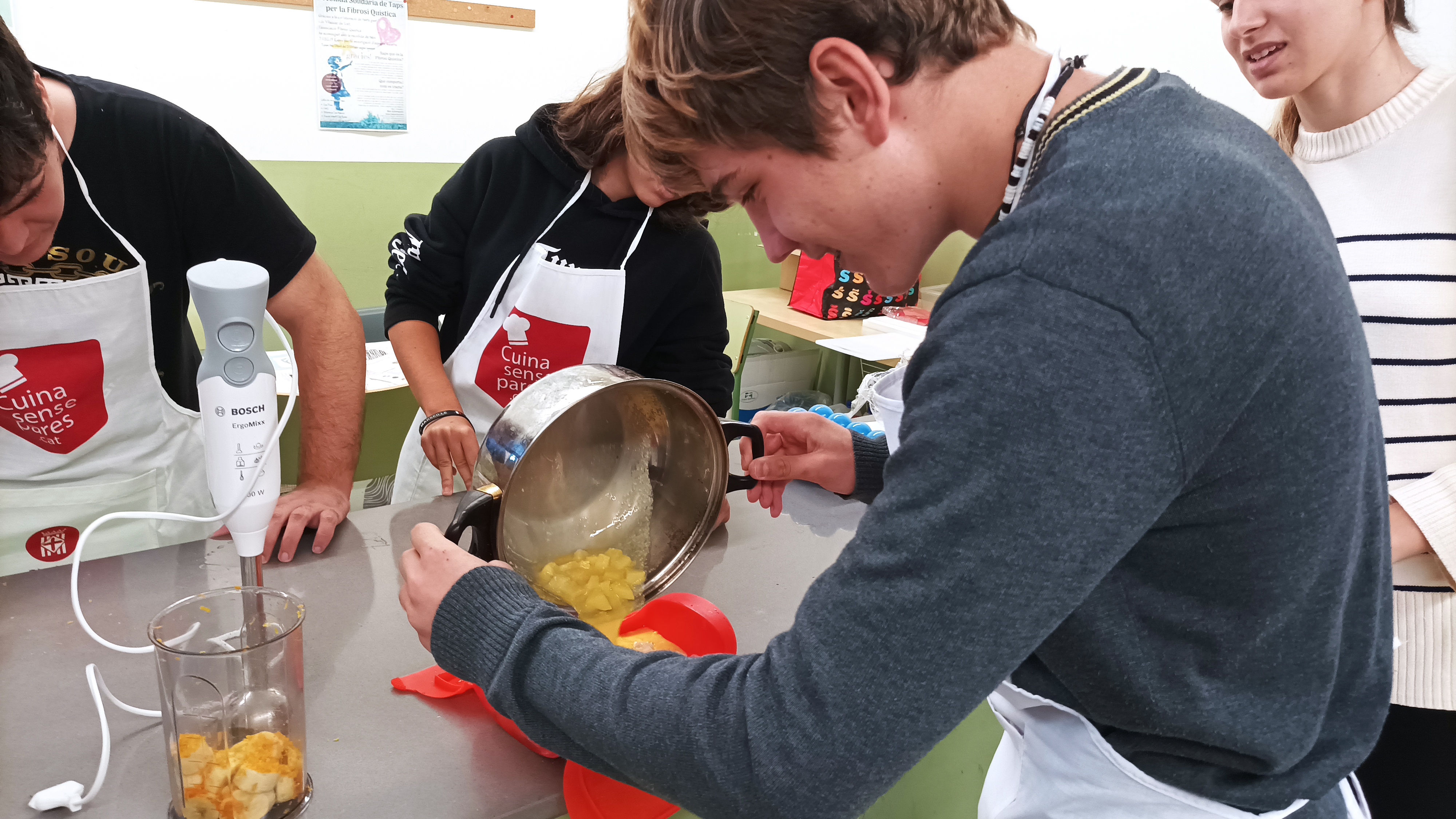 Adolescents de Vilassar cuinen sense pares i mares 