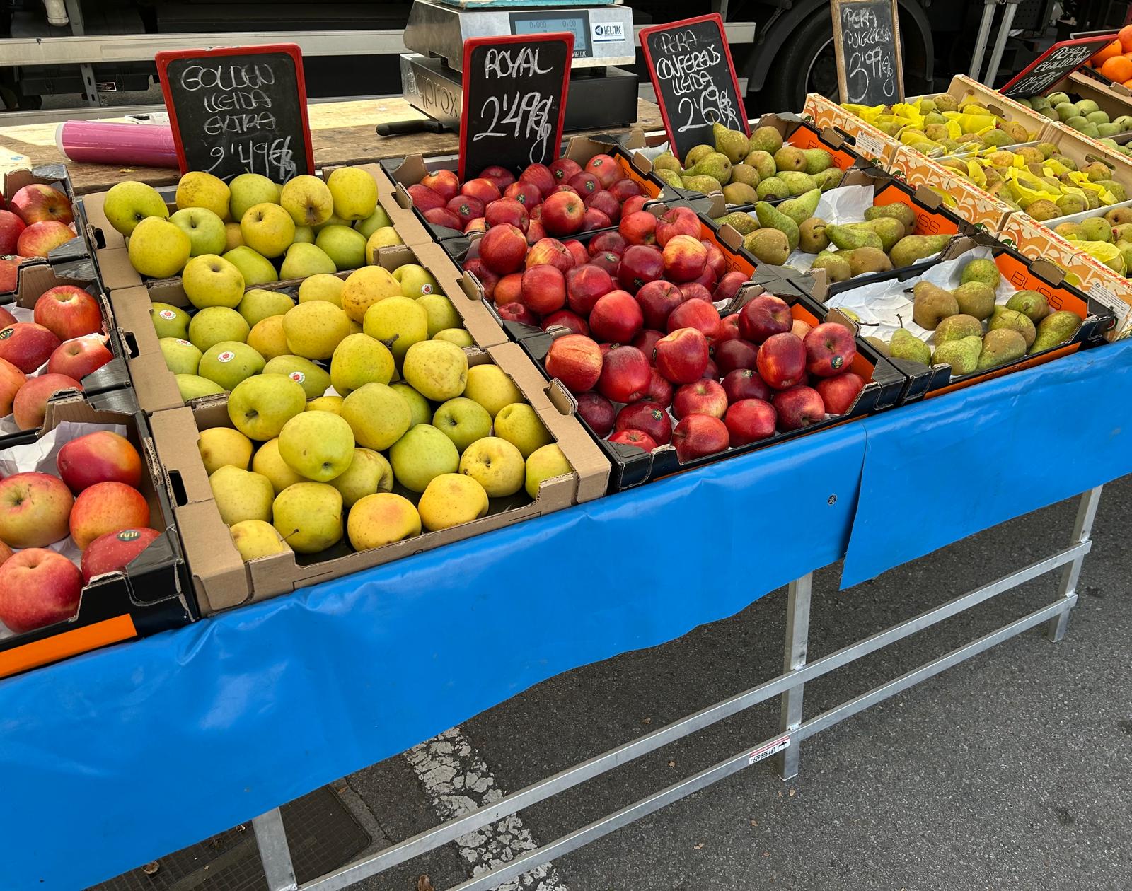 El mercat setmanal dels dimecres es trasllada a la pla&ccedil;a de la Rep&uacute;blica Catalana 