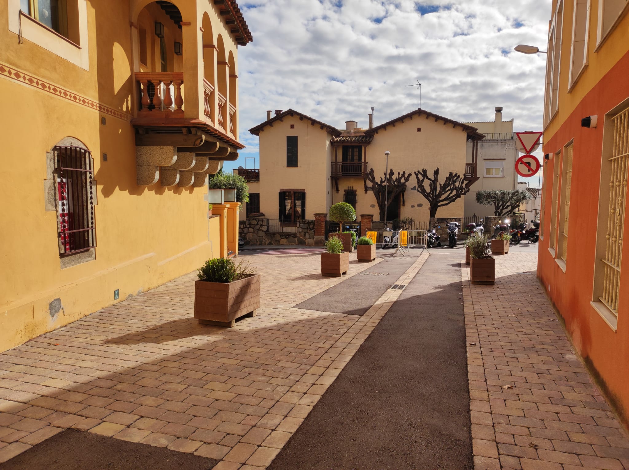 Obert al tr&agrave;nsit el carrer Sant Antoni 